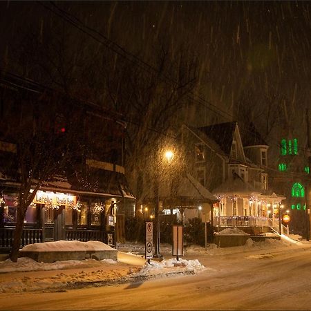 Au Coeur De Saint-Sauveur Bed & Breakfast Eksteriør bilde