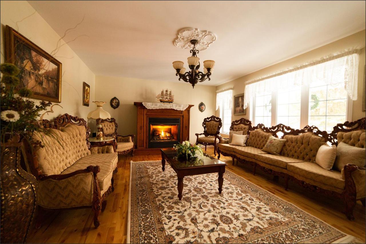 Au Coeur De Saint-Sauveur Bed & Breakfast Eksteriør bilde