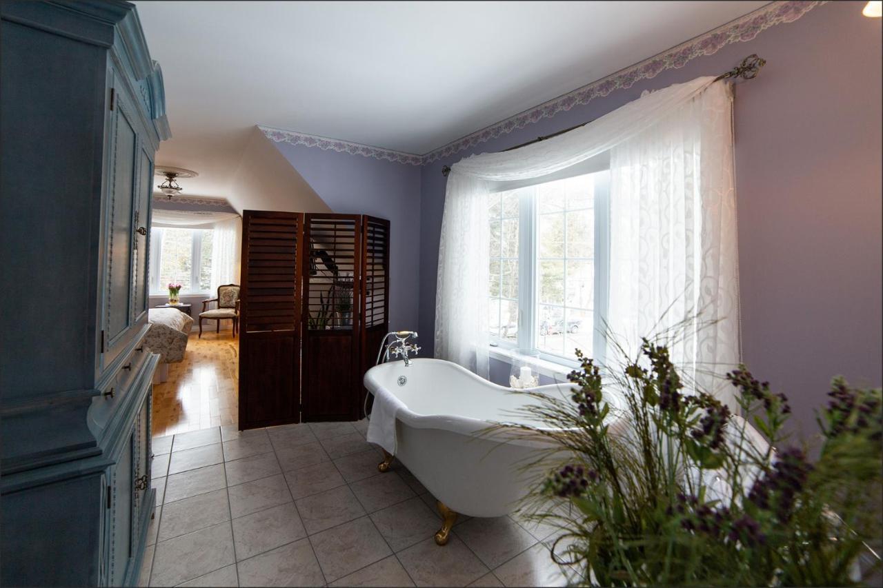 Au Coeur De Saint-Sauveur Bed & Breakfast Eksteriør bilde