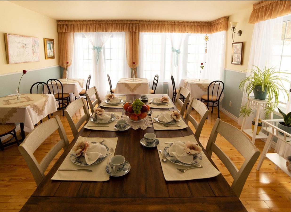 Au Coeur De Saint-Sauveur Bed & Breakfast Eksteriør bilde