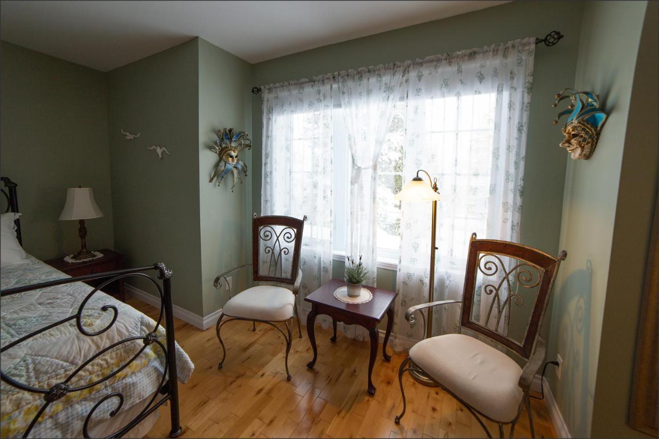 Au Coeur De Saint-Sauveur Bed & Breakfast Eksteriør bilde